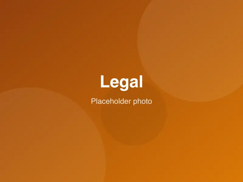 A lawyer advising a worker at a legal aid desk (placeholder photo) / कानूनी सहायता केंद्र पर एक मज़दूर को सलाह देते वकील (अस्थायी चित्र)